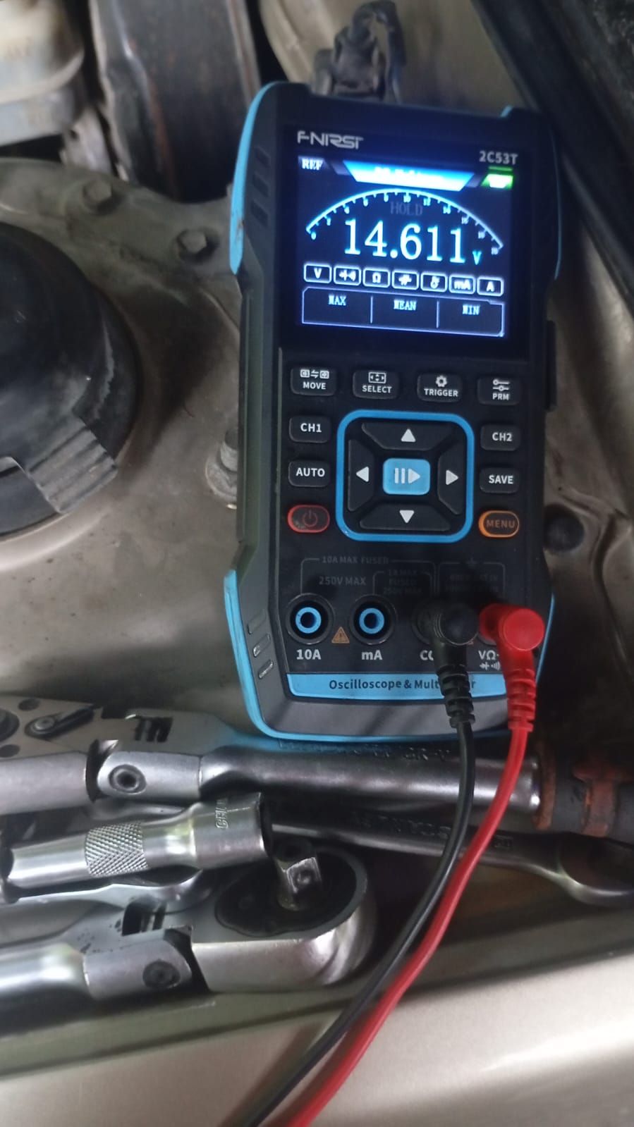 Multimetro digital en diagnostico automotriz