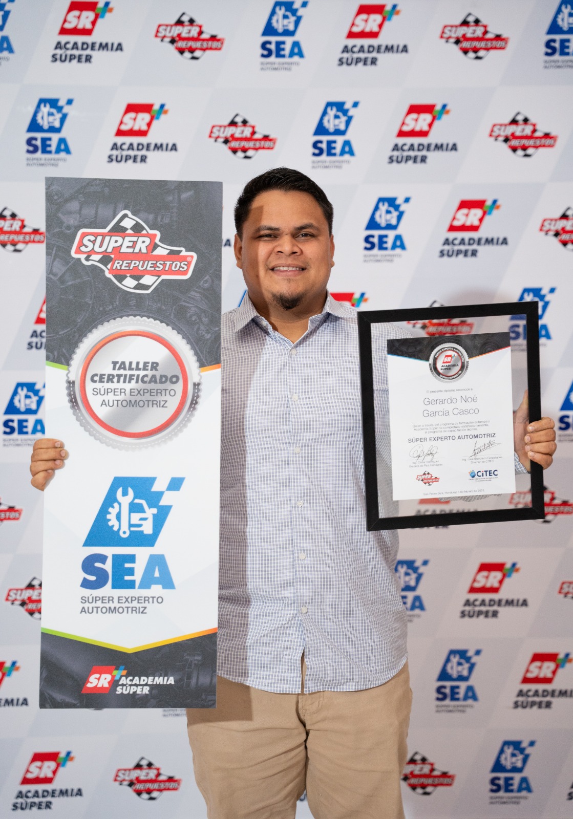 Gerardo Noel Garcia Gasca - Fundador de Taller Gerardito